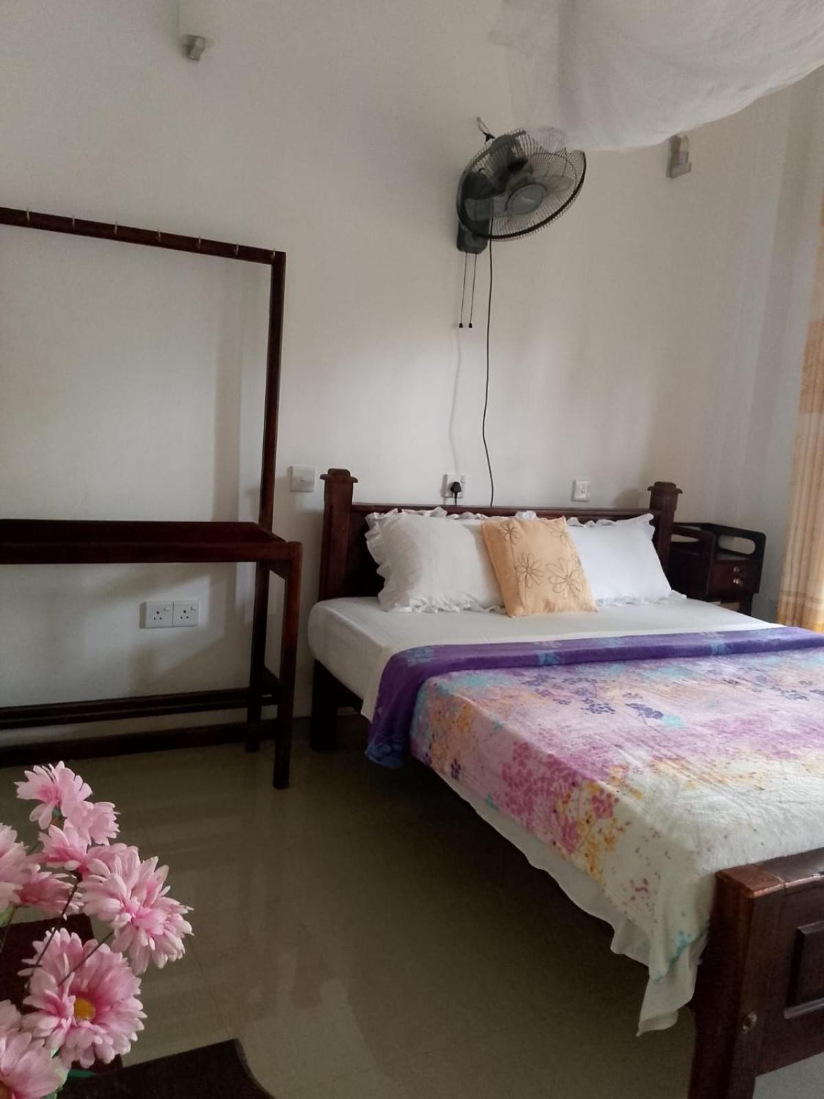 エッラ Pasan Guest Bed & Breakfast エクステリア 写真